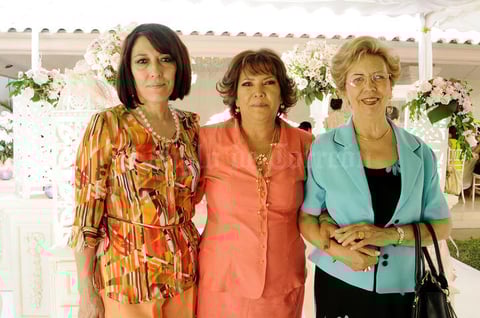 Ivonne de Máynez, María Luisa Garay de Aguirre y Aurorita Máynez.