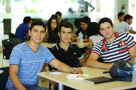 Eduardo, José y Ernesto.