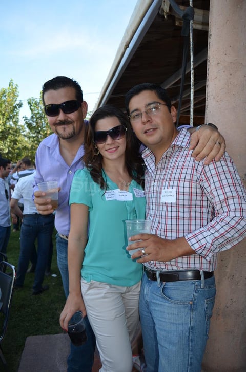 Carlos, Faby y Alfredo.
