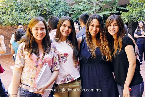 25082013 BLANCA,  Julia, Sofía y Marcela.