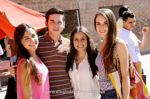 27082013 ANA CECY,  Ricardo, Melanie y Mariana.