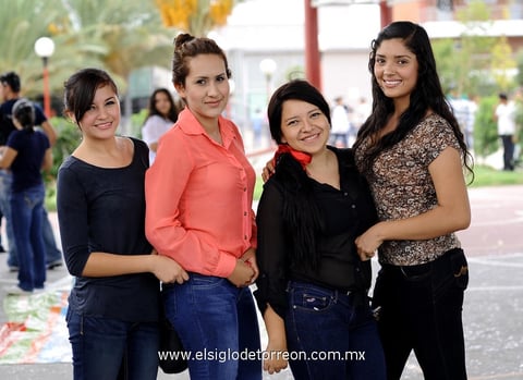26082013 KARLA,  Rubí, Kary y Yaneli.