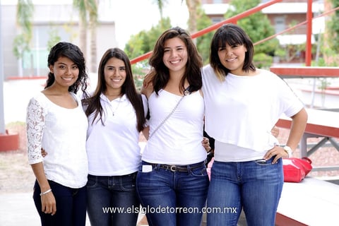 26082013 MALENY ROMáN,  Iveth Hernández, Ale Mayorga y Valeria King.