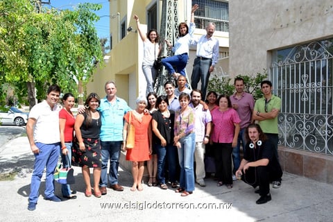 27082013 YVES MAYDAT  con amigos.