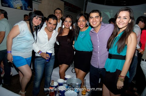 24082013 DE FIESTA.  Maka, Guti, Saraid, Sofía, Juan Carlos y Yolanda.