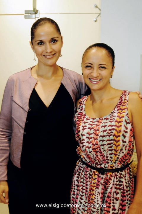 25082013 JULIANA  Gómez Villarreal y Perla Saldaña.