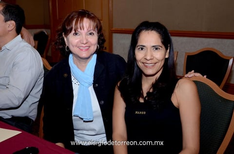 27082013 IRMA  Gutiérrez y Eréndira Serrato.