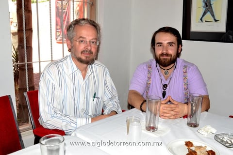 27082013 MICHEL  y Juan.