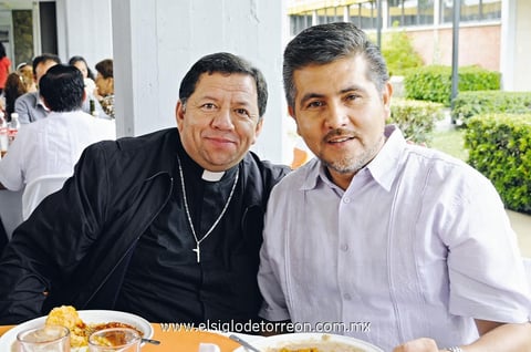 26082013 PADRE FERNANDO  Navarrete y José Jaime de León.