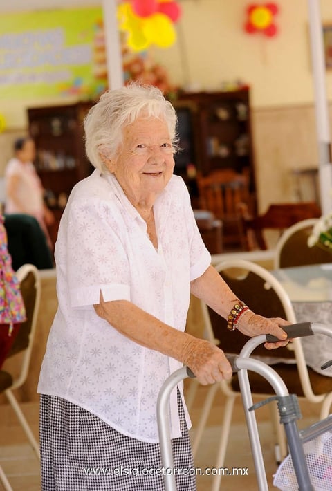 28082013 IRENE  cumplió 103 años.