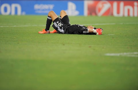 Lopes quedó tirado en el césped de Anoeta.