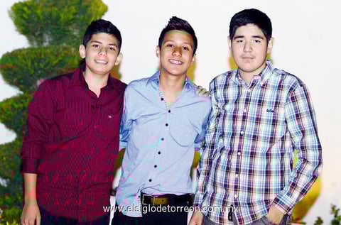 01092013 CUMPLEAñOS.  Gustavo, César y Oswaldo.