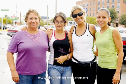 01092013 AMIGAS.  Irma Garza, Hara Garza, Ángeles Díaz y Carla Covarrubias.