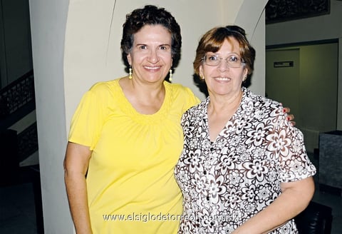 TERE  y Luz María Cázares.