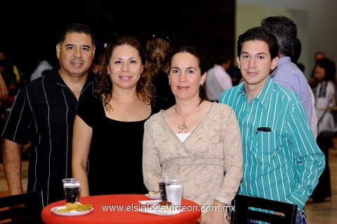 02092013 CONVIVEN.  Jorge, Aracely, Adriana y Alejandro.