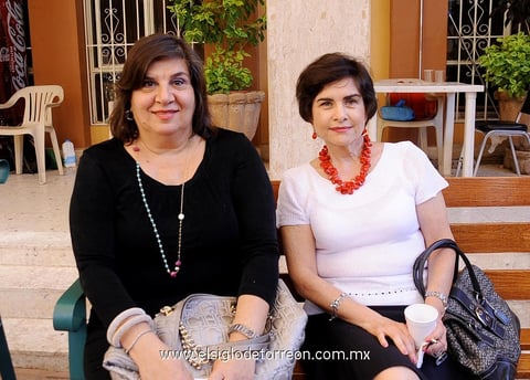 VICTORIA  y Cecilia.