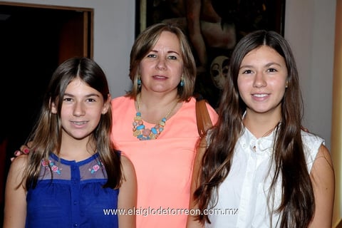 LORE,  Lourdes y Adriana Martínez.