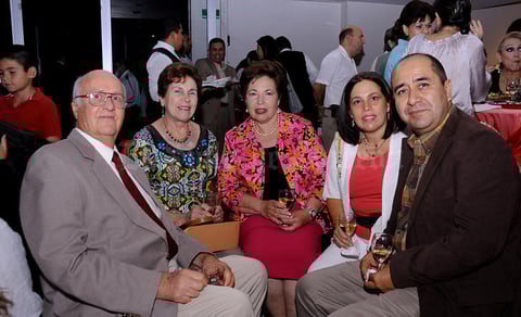 Juan Adolfo, Chacha, Rosalicia, Rosy y Marco.