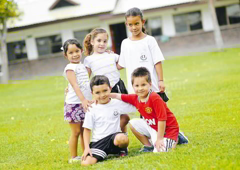 Ivanna, Sofía, Tatiasna, Rodrigo e Iker.