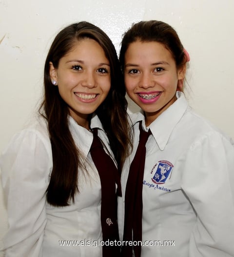 05092013 MUY LINDAS.  Fernanda González y Lizeth Segovia.