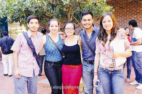 05092013 ALUMNOS.  Martín, Cecy, Jazmín, Kevin y Blanca.