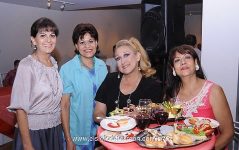 06092013 RECIENTE EVENTO.  Beatriz, Lucila, Giovana y Graciela.