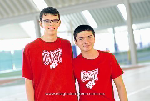 09092013 EN EL COLEGIO.  Juan Carlos y Juanjo.