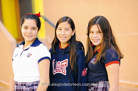 10092013 COMPAñERAS.  Karen, Mariana y Julieta.