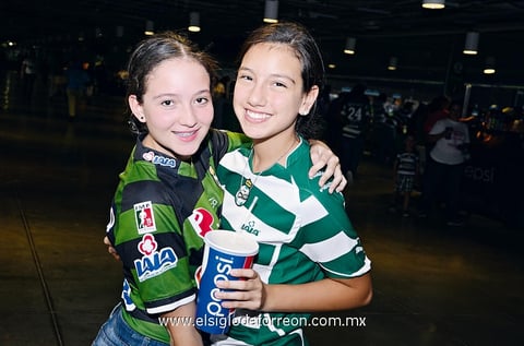 09092013 MóNICA  y Dora.