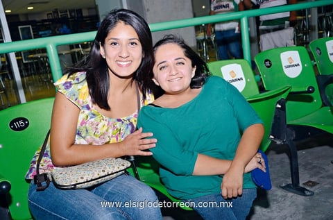 09092013 PAOLA  y Nadia.
