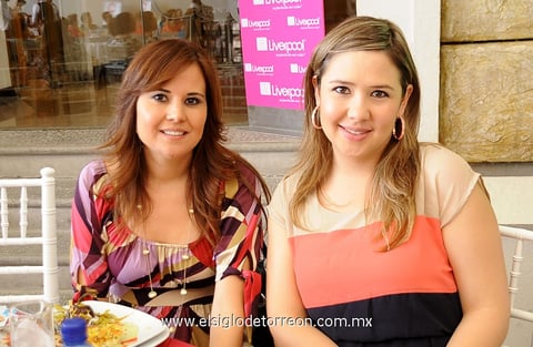 GLORIA GARZA  y Liz Alcalá.