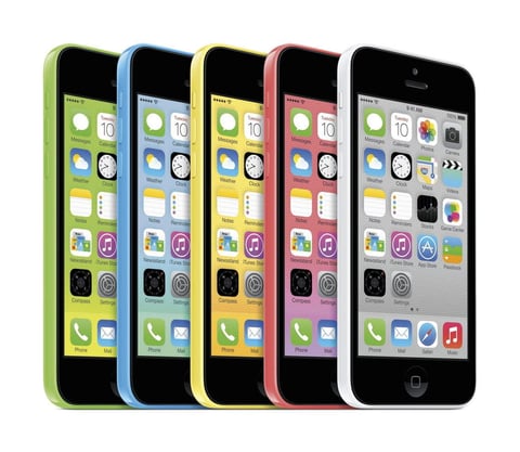 Los nuevos iPhones de Apple vendrán en varios colores y con dos diseños diferentes: uno de plástico y otro que pretende ser "el patrón oro de los smartphones", capaz de leer la huella dactilar.