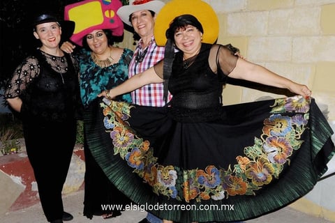 13092013 SOFíA  López, Ale de la Peña, Lupita Wong y Tere Ortiz.