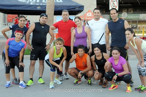 17092013 PARTICIPANTES  en la primer competencia de 'crossfit'.