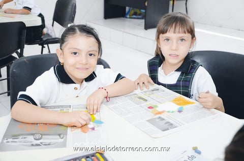 17092013 EN CLASES . Vivian y Bárbara.