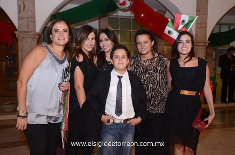 18092013 MóNICA,  María, Lily, Marisa, Ángela y Jorge.