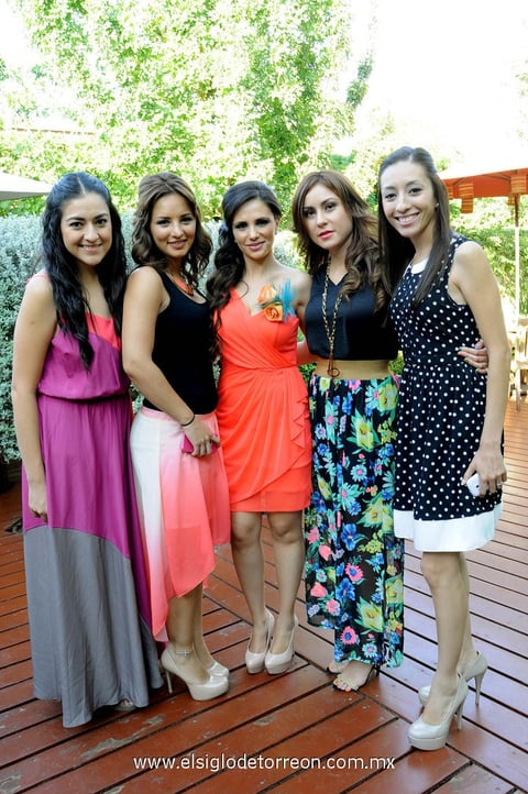 18092013 DESPEDIDA.  Christian Pamela Muñiz con Valeria Pimentel, Lupita Salazar, Ruby Rivera y Paola Escobedo.