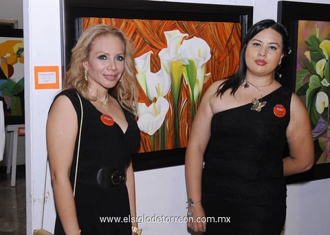 14092013 LORENA  Torres y Dessiré González.