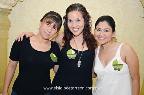 14092013 ENTRE AMIGAS.  Sara, Ale e Ivonne.