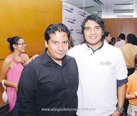 17092013 PRESENTACIóN.  Adrián Burciaga y Aarón Rafael Alanís.