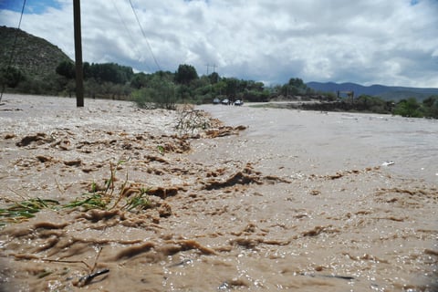 Cerrado. Las aguas del Aguanaval provocaron el cierre del vado a la altura del ejido Juan Eugenio. No obstante, hay otros dos puntos de acceso a las comunidades del Cañón de Jimulco.
