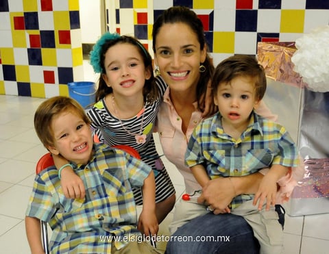 19092013 LUCIANA,  Fabio, Marcelo y Anilú.