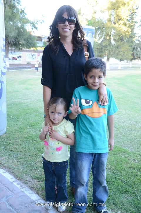 21092013 ANA PAULA,  Paty y Alfonso.