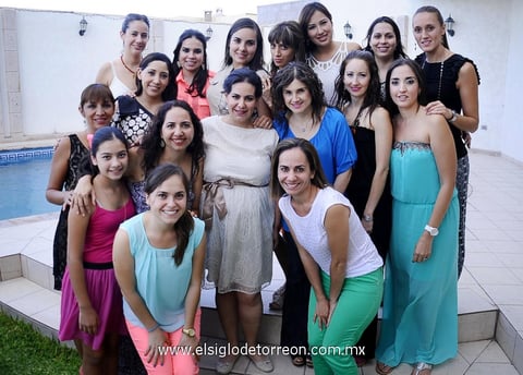 22092013 ROSARIO  en su fiesta de canastilla acompañada por sus mejores amigas.