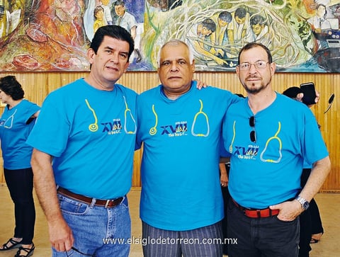 23092013 REUNIóN DE EGRESADOS.  Elías Quezada, Héctor Romano y Carlos López.