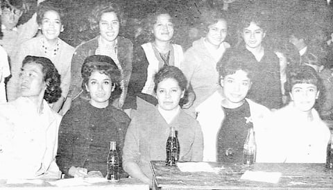JOSS  Gernisa Garza, Lynda Ramí­rez y Brenda Arias en San Pedro, Coahuila, en los años setenta.