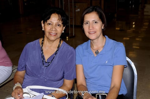 26092013 ELVA SIFUENTES  y Verónica de Albarrán.