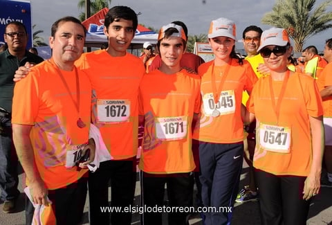 27092013 ATLETAS.  Raúl, Andrés, Raúl Jr., Gabriela y Adrianita.