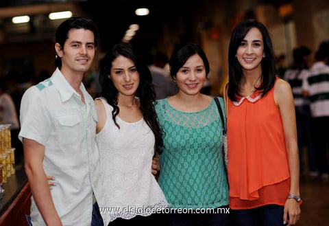 27092013 AMIGOS.  Leopoldo, Cristina, Susana y Carolina.