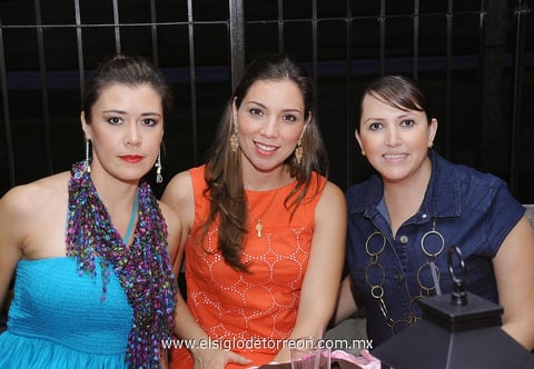 28092013 MARTHA,  Gaby y Helwe.